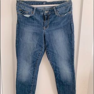 💕Blue Gap Denim jeans. Women’s size 30 regular💕
